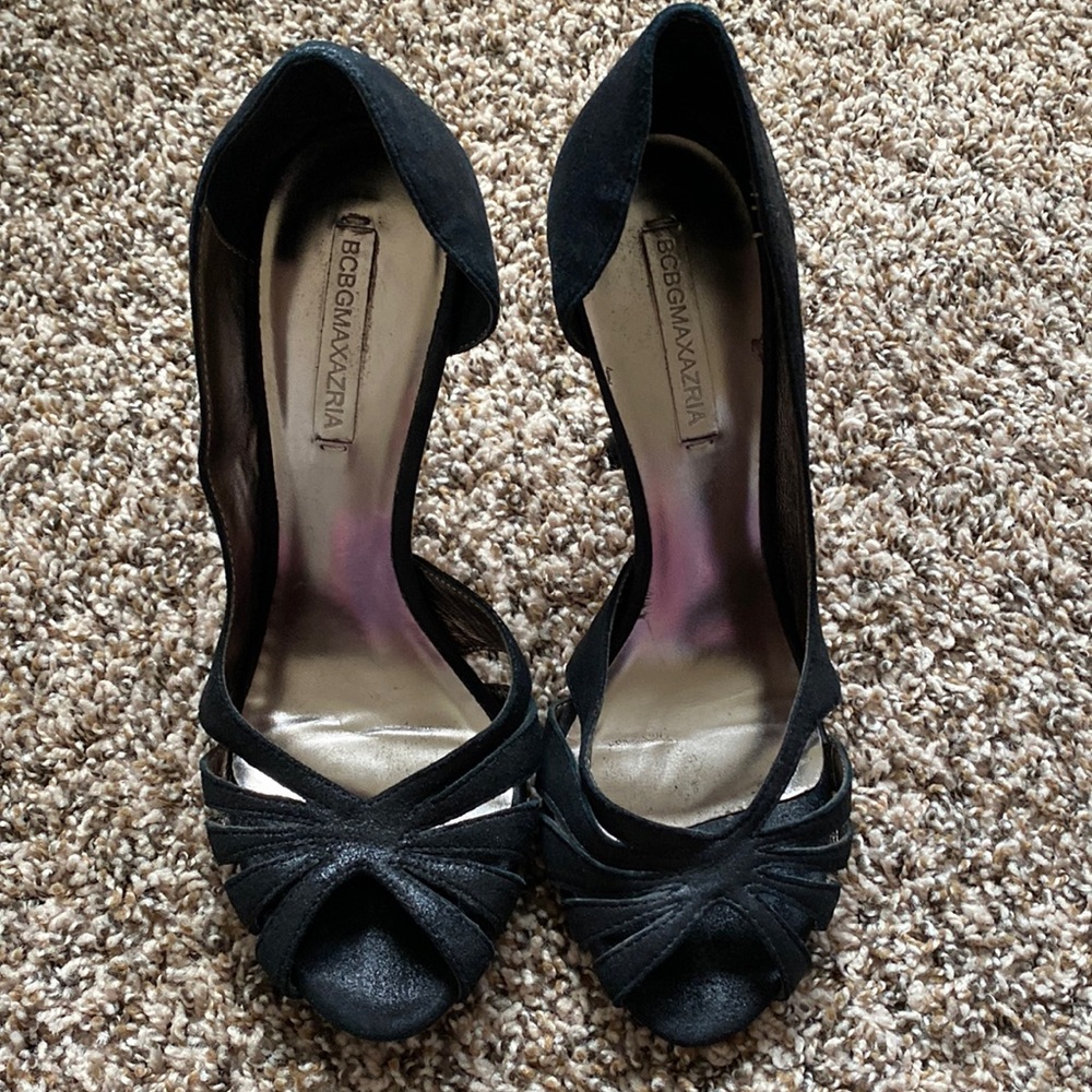 Gorgeous BCBG Black Pumps